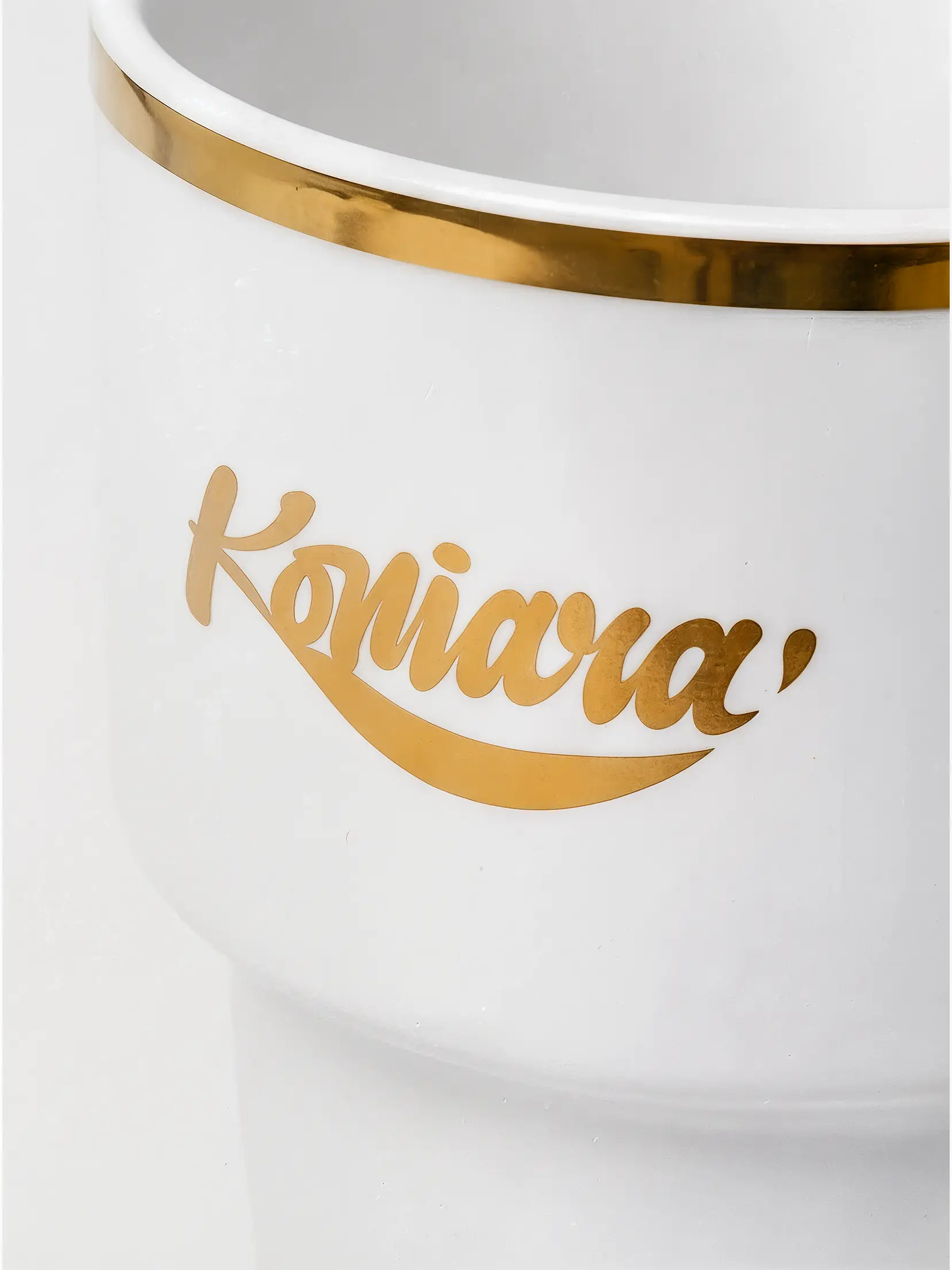 Kubek Koniara - porcelanowy retro kubek ze złotym rantem